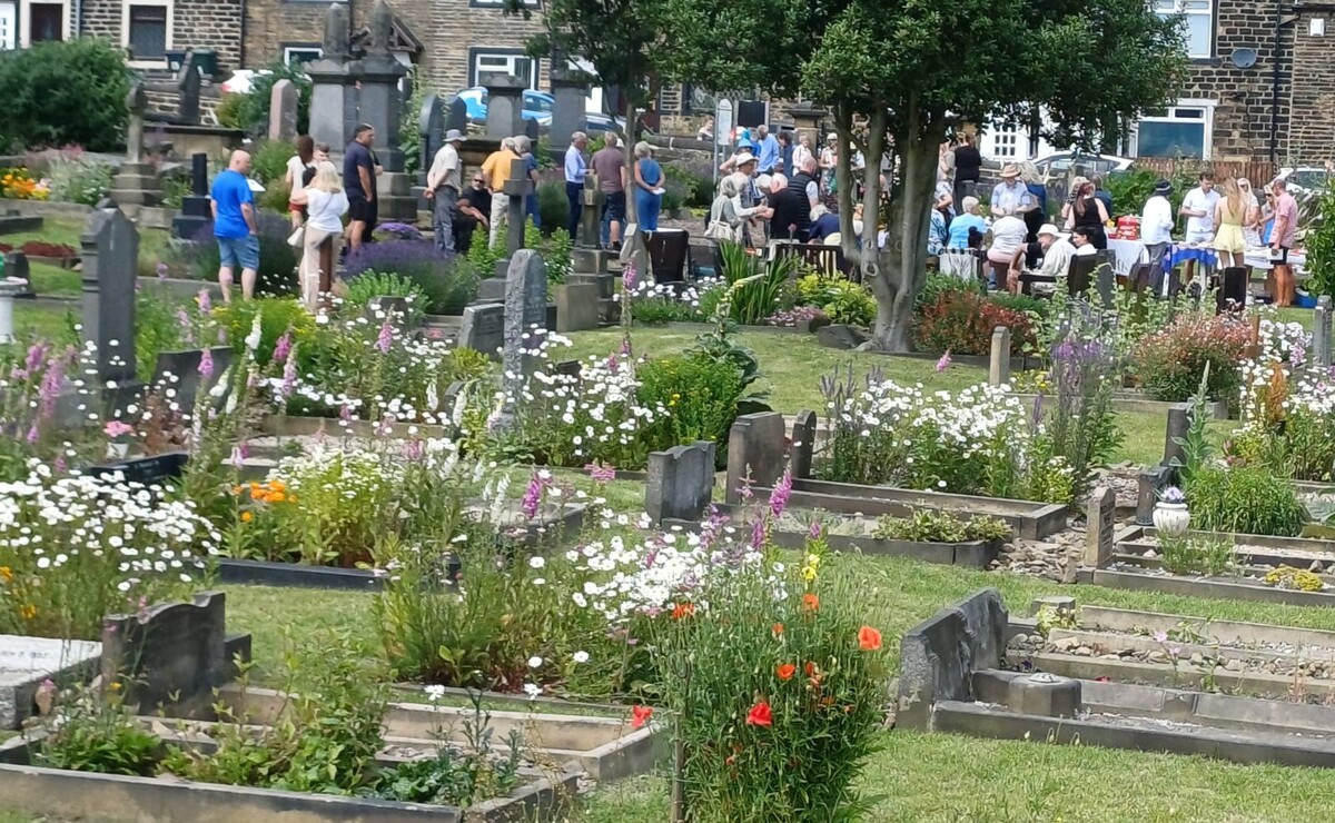 Our visitors and graves in bloom